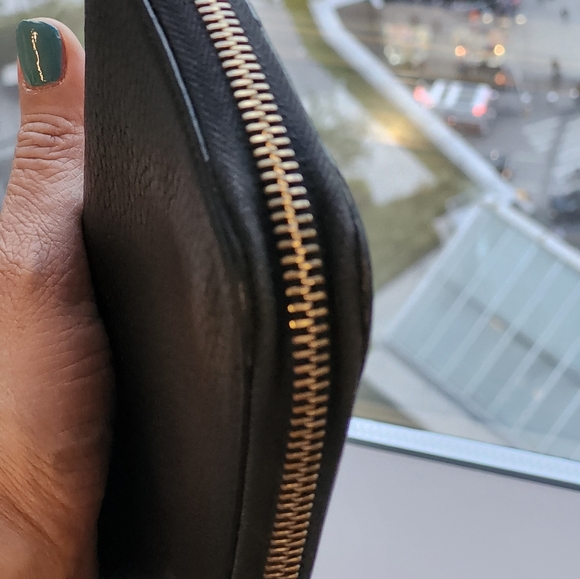 Gucci Interlocking G Leather Zip Around . - Picture 8 of 16